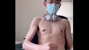 Riproduci Bel ragazzo cinese etero con un grosso cazzo