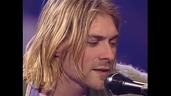 播放 Nirvana - 出卖世界的男人 (mtv unplugged)