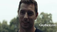 play Mariti muscolosi catturati in incontri senza sella gay
