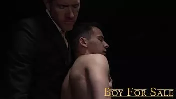 play Boyforsale - băiat sclav virgin dezbrăcat, muls și cu guler