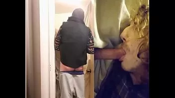 play Hombre británico regresa al gloryhole y me alimenta con semen y meada