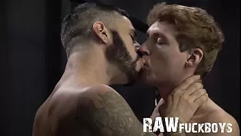 play Rawfuckboys - উলকি হাঙ্ক নির্মমভাবে fucks একটি সুন্দর চিৎকার twink কাঁচা
