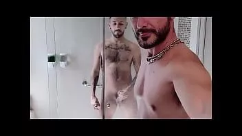 Redare Twink păros se trântește anal fără cap la duș de către un atletic - partea #1 - cu alex barcelona