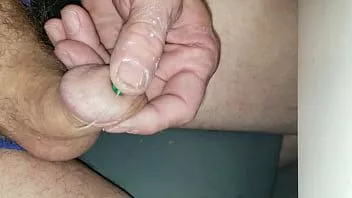 চালান আমার পিশহোলে গ্রোমেট সেট করা প্রথমে ফ্লস দিয়ে গভীরভাবে শেষ হয়ে যায়