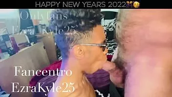 চালান Ezrakyle25 নতুন বছর 2022 ভিডিও ইতালিয়ান পেশী স্টাড সহ। আরও fancentro.com/ezrakyle25 দেখতে আমার fancentro-এ সাবস্ক্রাইব করুন