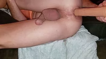 play Wsuwanie dildo od tyłu powoduje drenaż prostaty