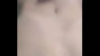 play Hete homo jongen trekt zichzelf af met sperma