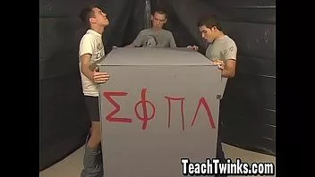 play Tatlı twink üfleme tombul yarak içinde şan delik için eğlence kere