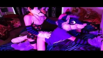 Oynat Stazznwuffles ile Stazz domming wuffles (fursuit yiff)