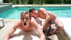 Играть Партия у бассейна станет дикой: Twink Stepbrothers Тейлор Рейн и Джек Бейли в марафоне Rimming and Breakback