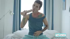 Reproduzir O intenso tempo de brincadeira de Noah A garante um grande gozado!