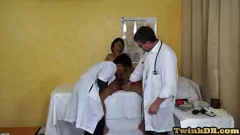 تشغيل إغواء الشرج الطبيعي للمثليين الآسيويين من المريض Nympho Twink